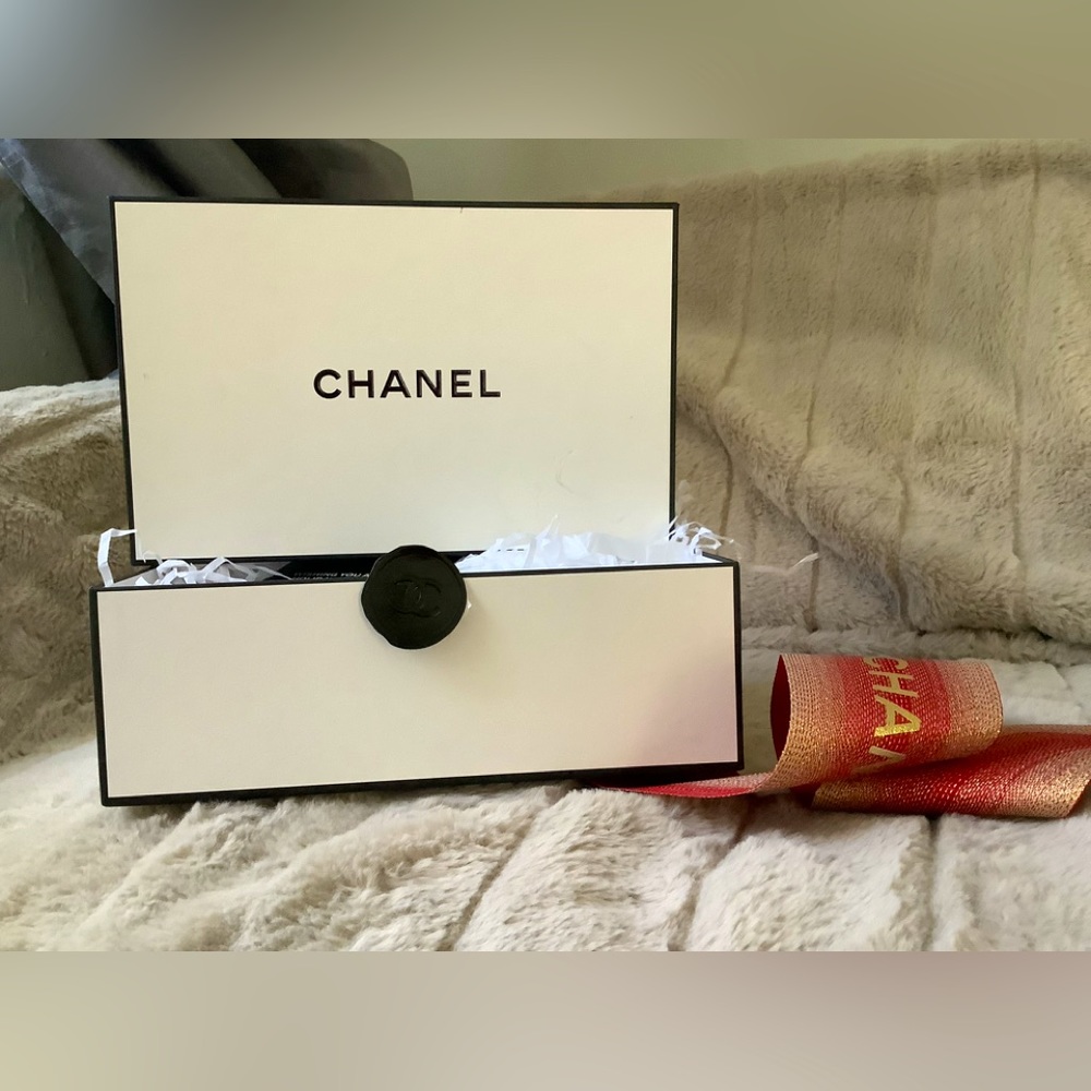 CHANEL EMPTY GIFT BOX AND RIBBON